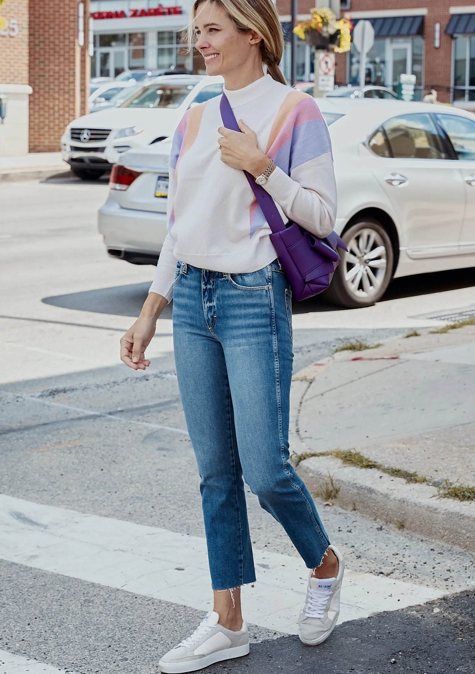 AMO CHLOE CROP WITH RAW HEM