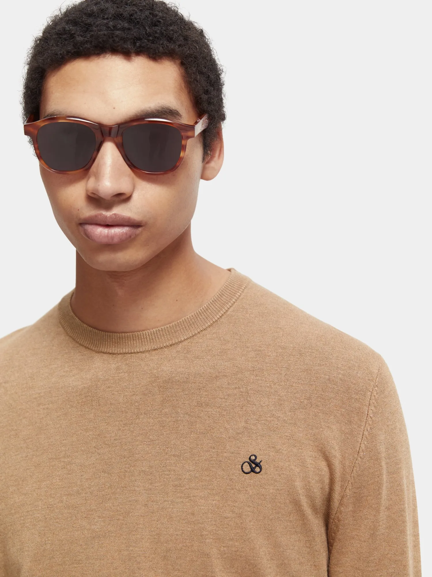 Classic crewneck pullover