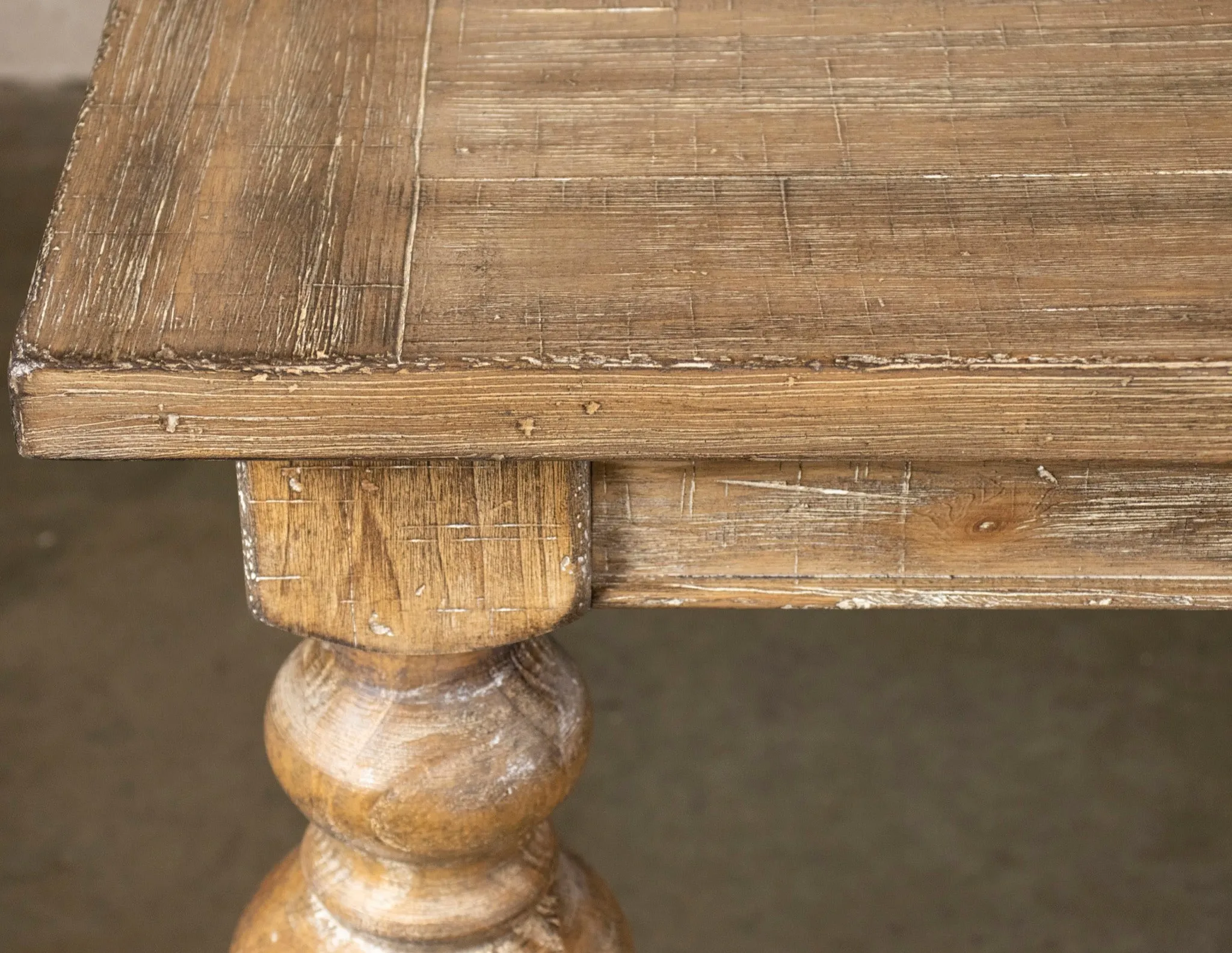 Flagstaff Extension (66-84") Dining Set
