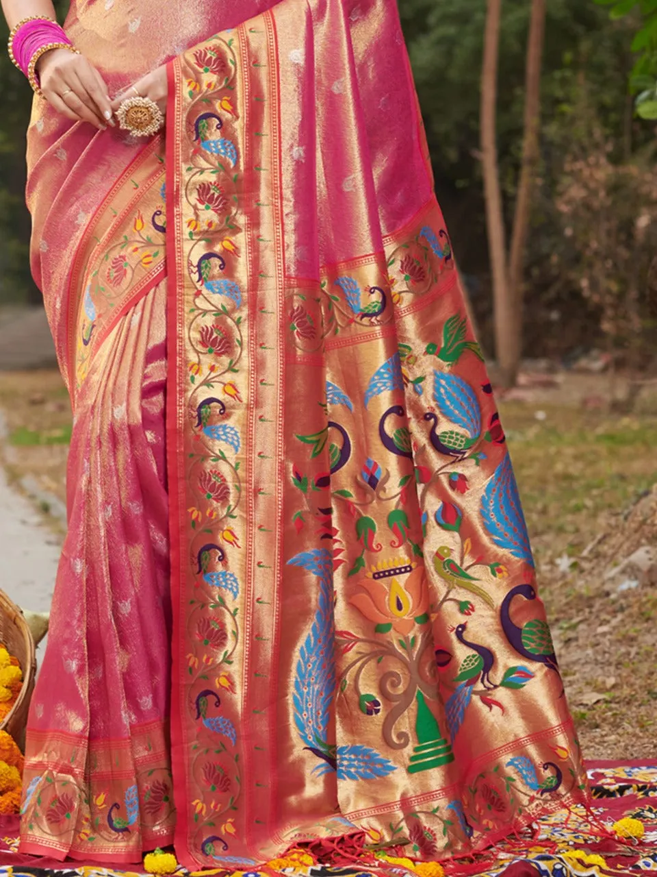 KcPc New Banarasi paithani silk Beautiful Zari border figure Pallu saree,SANG